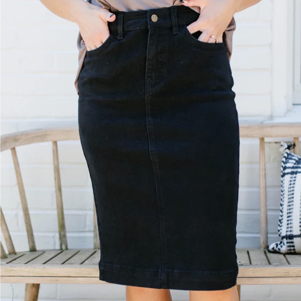 The Main Street Exchange Leah Denim Skirt in Black Size 12